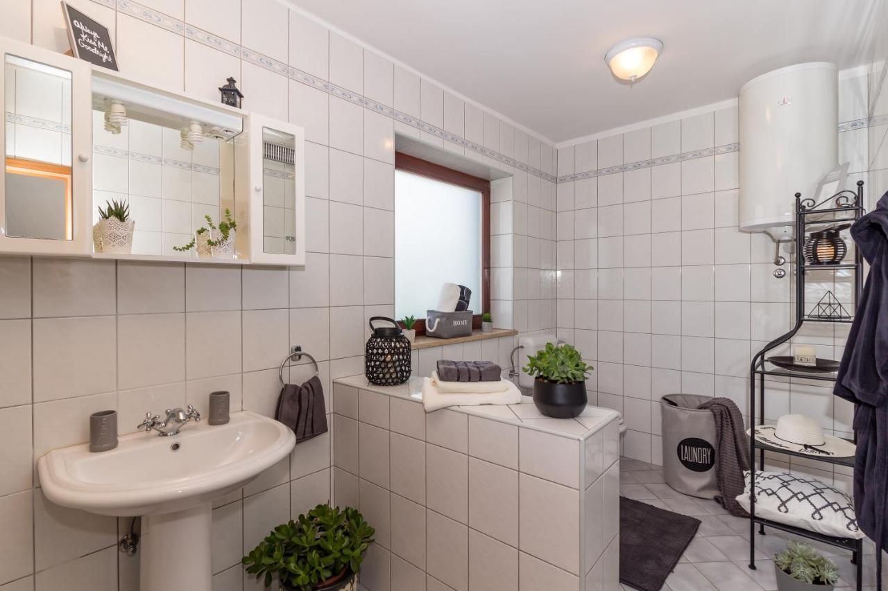 Villa Sabatti Kukci Bagian luar foto