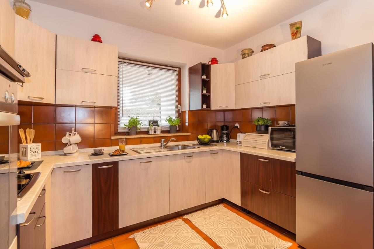 Villa Sabatti Kukci Bagian luar foto